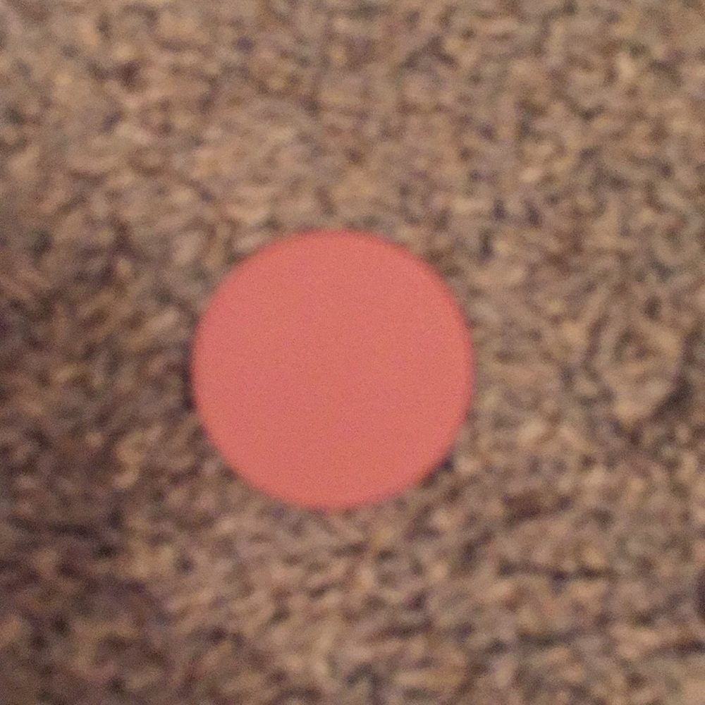 Cute eyeshadow/blush 🥰🥰 NEVER USED